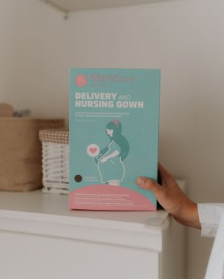 Hledáte tu pravou kojicí košilku?🤱🏼 Tahle od MomCare si vás získá hned na první dotek. Je z měkkého, pružného materiálu,...