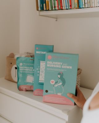 Tohle je kombinace, kterou má smysl mít připravenou už na porodní sál❤️‍🩹 Pohodlné kalhotky, chladicí vložka a porodní...